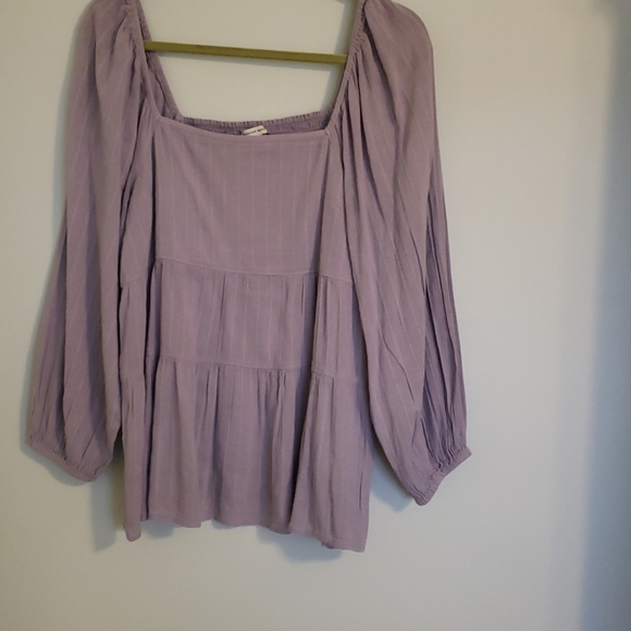 American Eagle Outfitters Tops - AEO flowy tiered long sleeve blouse